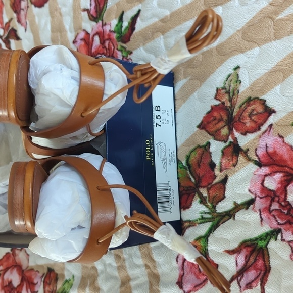 Polo Ralph Lauren Women's flat brown sandals. - Picture 5 of 5